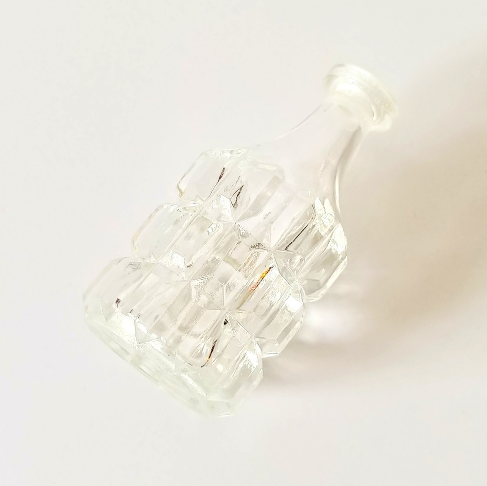 Mini Glass Vase Cut Glass Home Decor Flowers - Picture 5 of 6